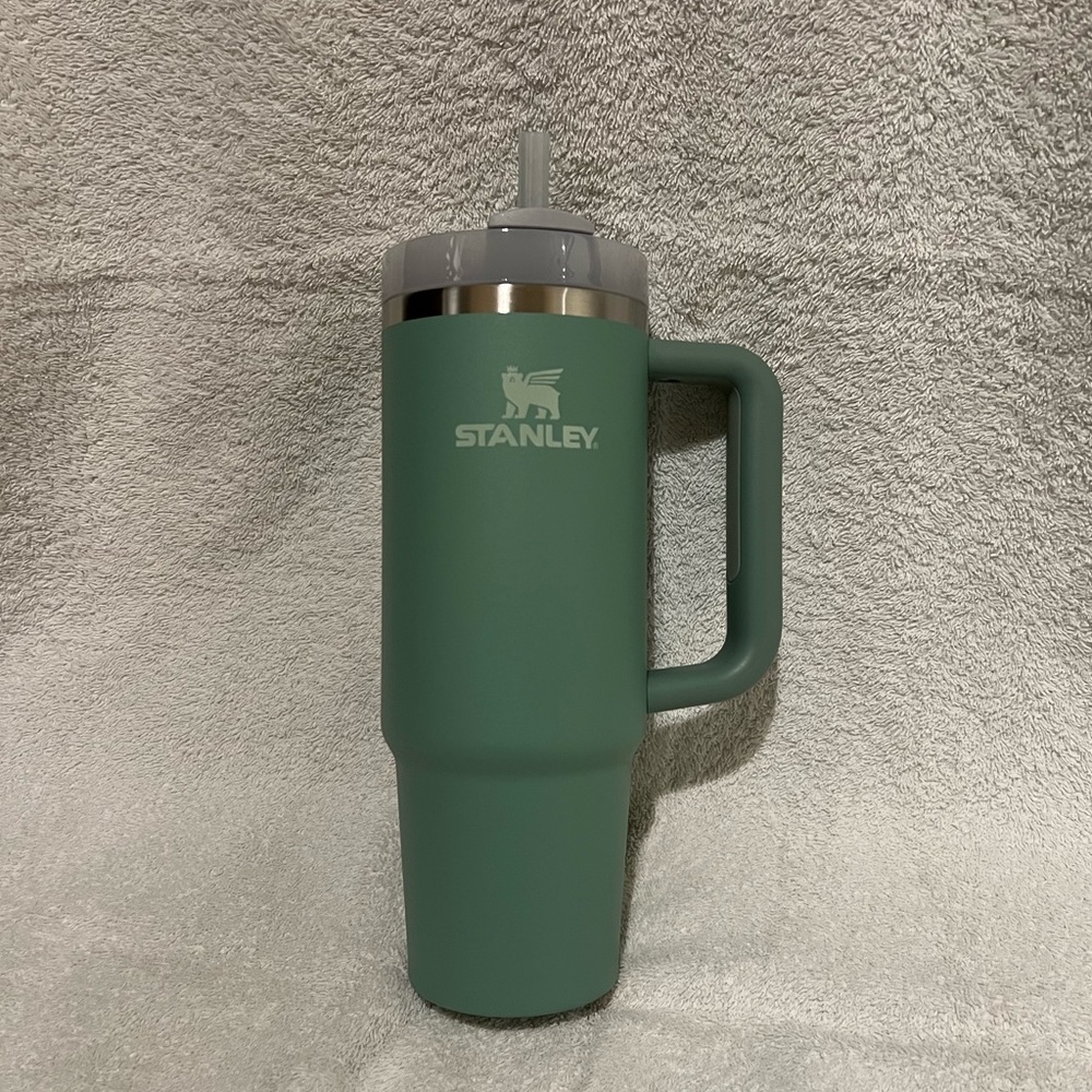 💚LAST CHANCE💚Stanley 30 oz. Quencher H2.0 FlowState Tumbler Eucalyptus